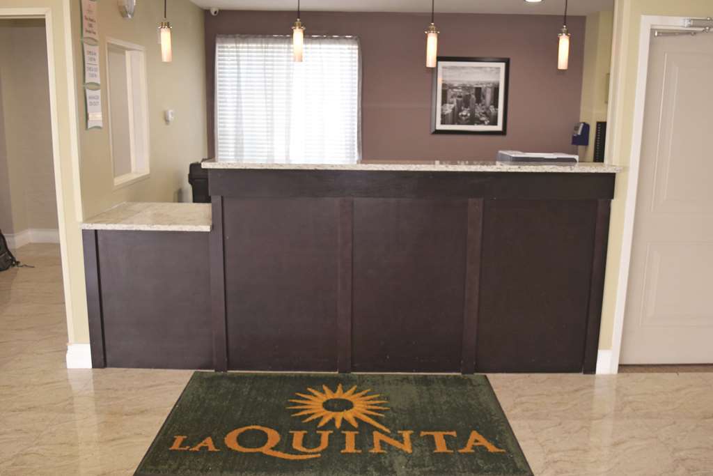 La Quinta Inn & Suites Far Rockaway - Beach Hotel New York Interior foto