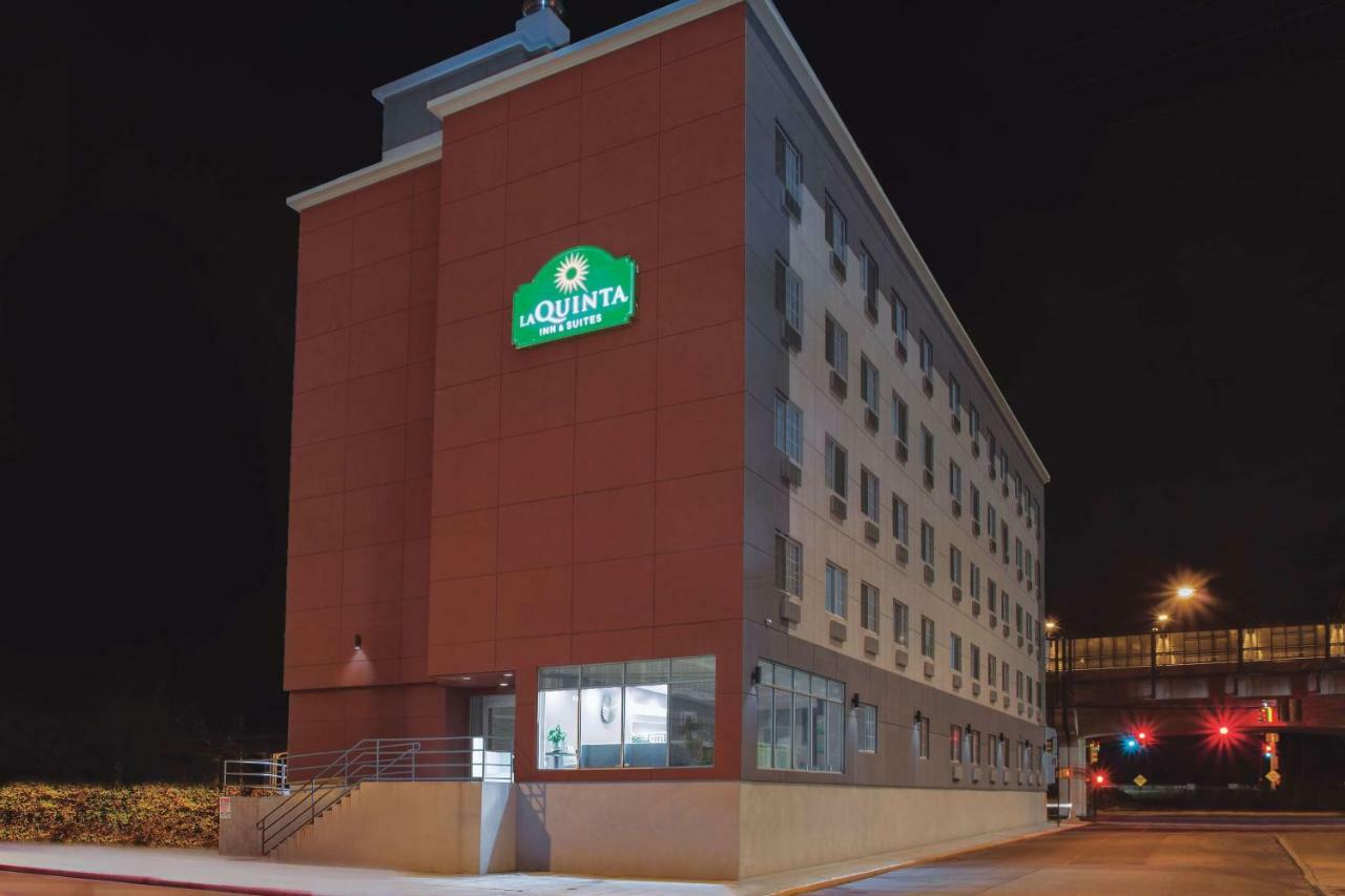 La Quinta Inn & Suites Far Rockaway - Beach Hotel New York Exterior foto